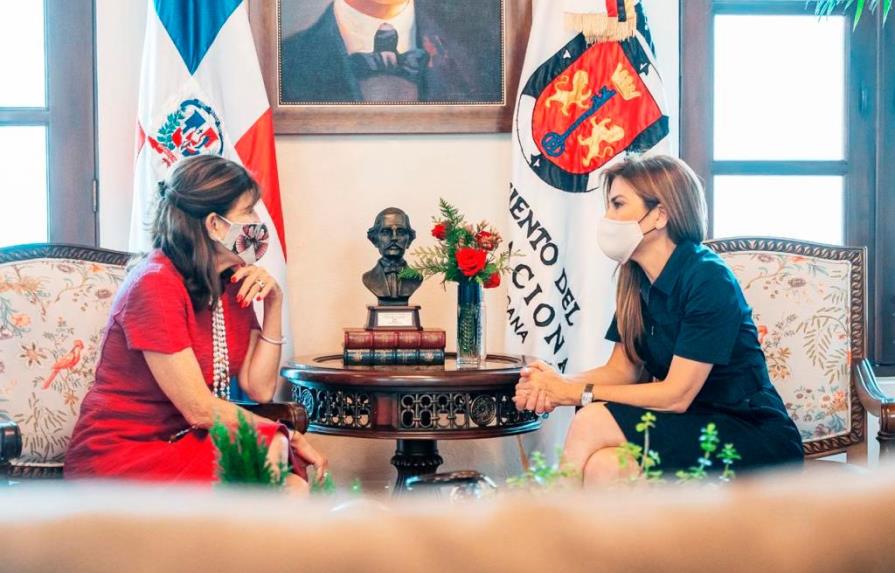 Alcaldesa Carolina Mejía recibe a la embajadora de EEUU Robin Bernstein