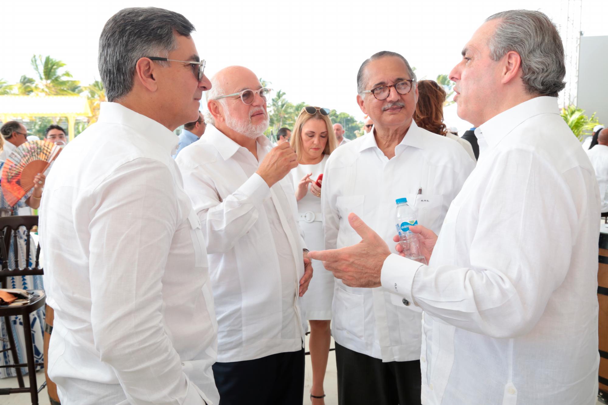 Caros José Martí, José Luis Abraham, Arturo Villanueva y Abraham Hazoury.
