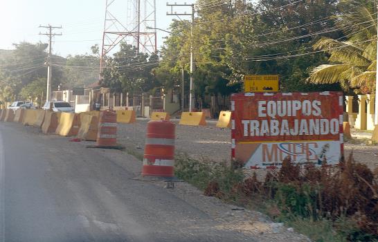 Continúan paralizados trabajos de construcción de tramo carretera Navarrete-Puerto Plata  