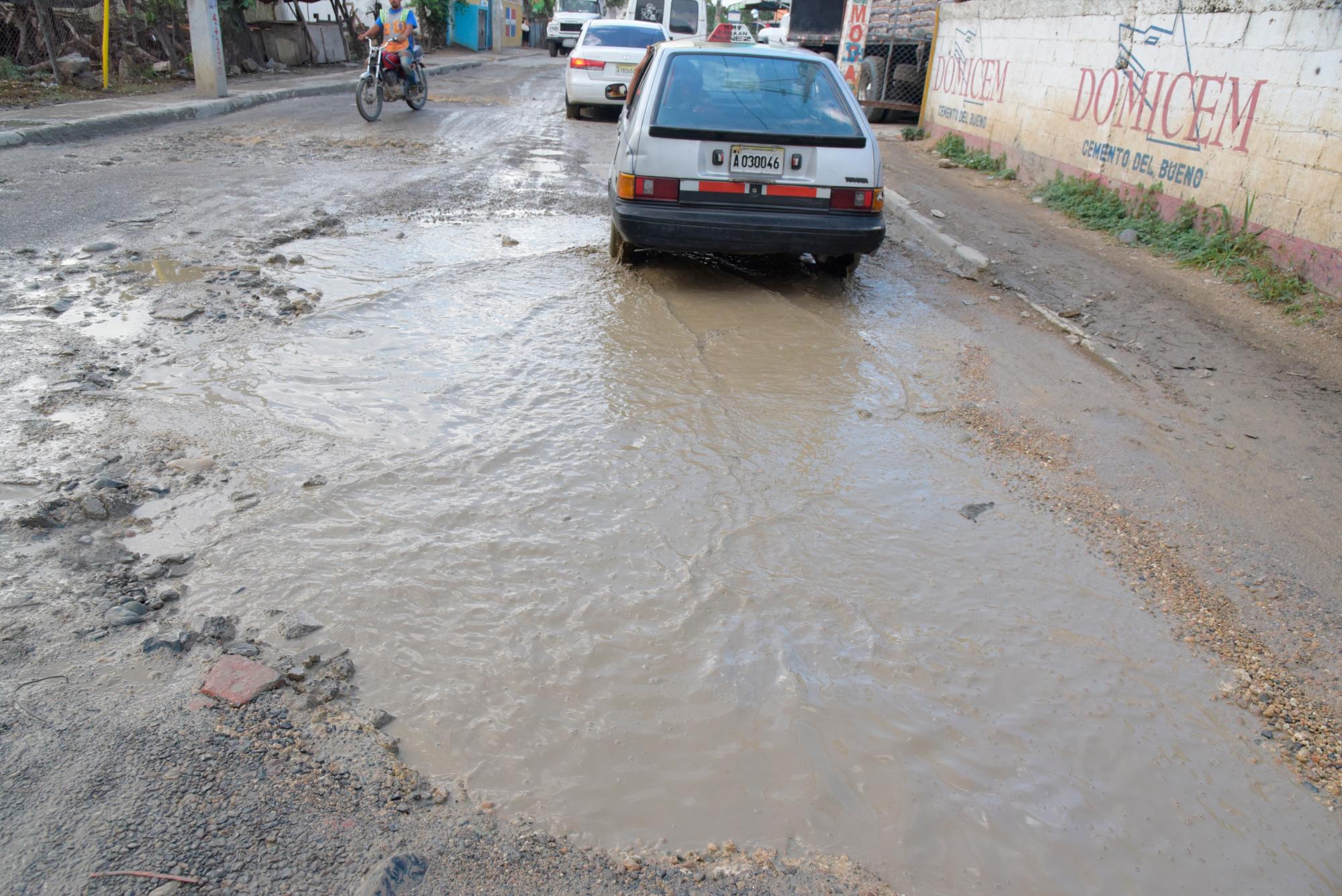 Cuando llueve el agua se estanca (José Justo Féliz)