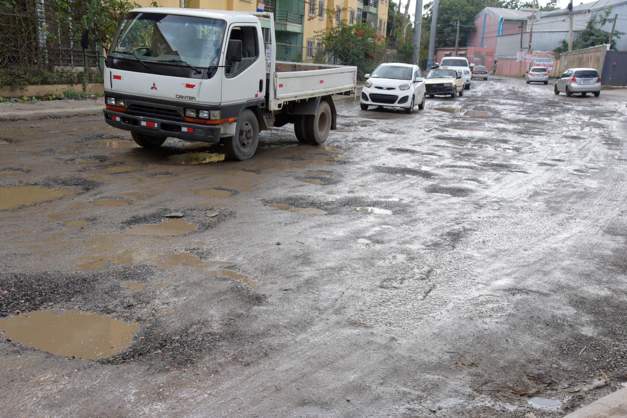 Los vehículos se deterioran (José Justo Féliz)