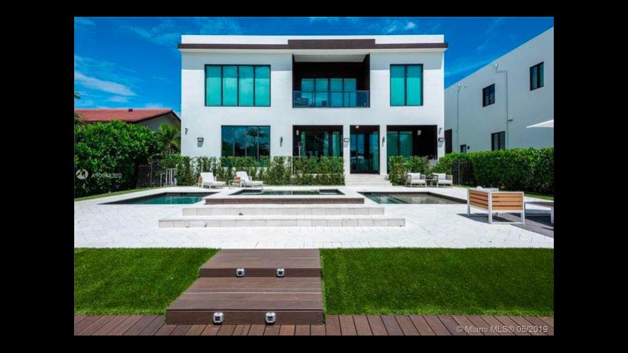 Conoce la nueva mansión de US$3 millones que compró Pedro Martínez 