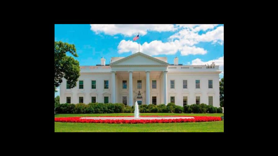 Casa Blanca y senadores logran acuerdo de estimulo de 2 billones de dólares Casa Blanca y senadores logran acuerdo de estimulo de 2 billones de dólares