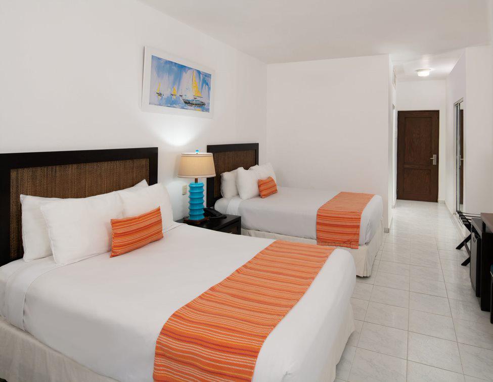 Las habitaciones Swim Up Junior Suite tienen acceso exclusivo a piscina privada desde su propia terraza, balcón y vista al mar o vista a la piscina. Fuente externa