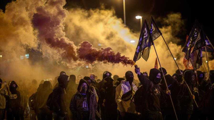 Estrechan seguridad en Cataluña en aniversario de referendo Estrechan seguridad en Cataluña en aniversario de referendo