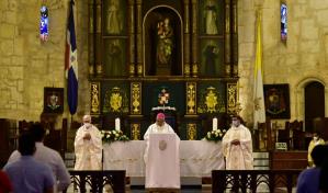 Iglesia católica celebra la Cena del Señor o Pascual