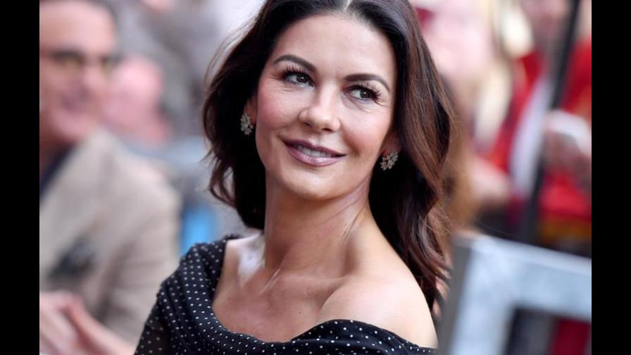 Catherine Zeta-Jones le sigue los pasos a Gwyneth Paltrow en el negocio de estilo de vida