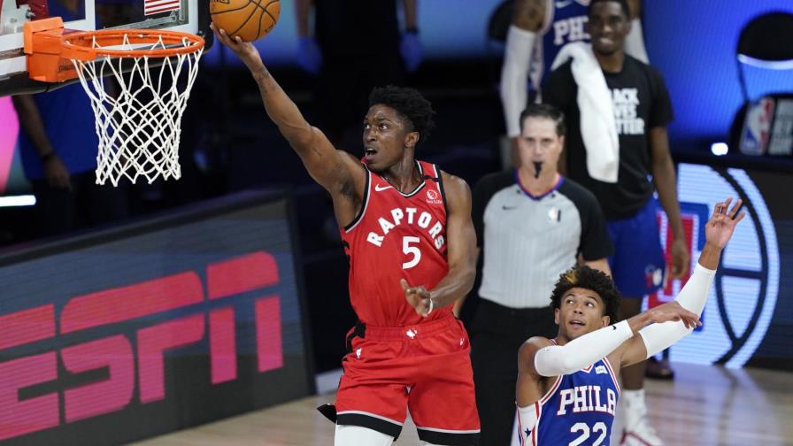Raptors remontan ante 76ers; 1er triunfo de Griffin Raptors remontan ante 76ers; 1er triunfo de Griffin