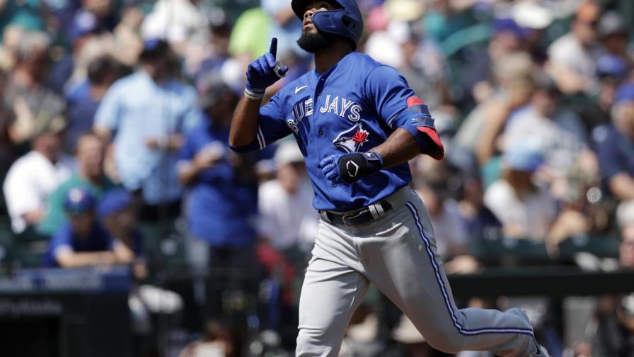 Azulejos conectan 4 jonrones para vencer a Marineros 8-3