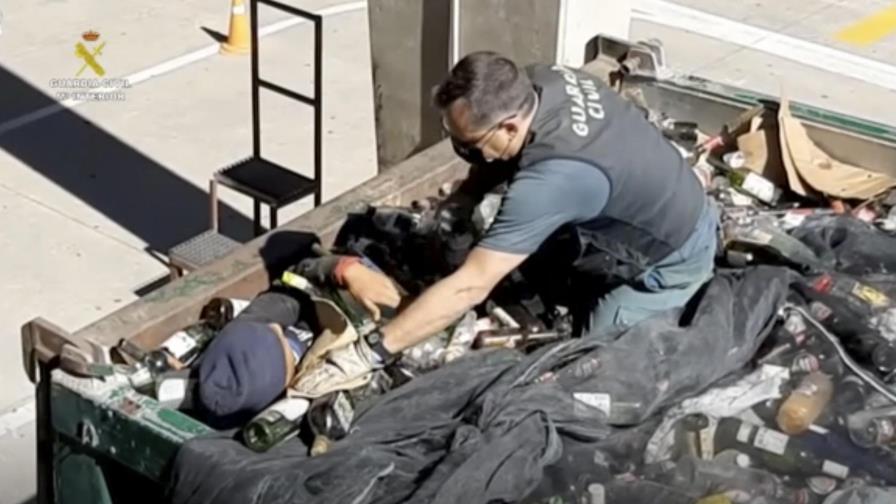 España halla migrantes ocultos entre vidrios rotos y cenizas