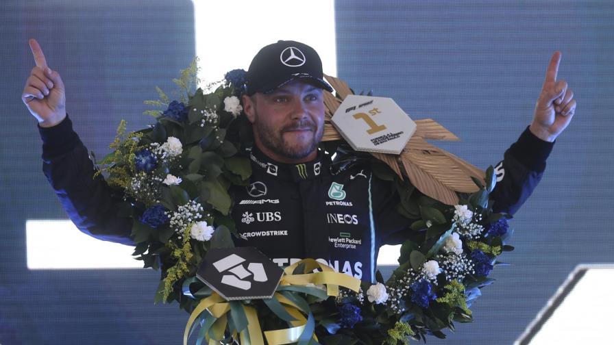 Bottas saldrá desde la primera posición, Hamilton décimo