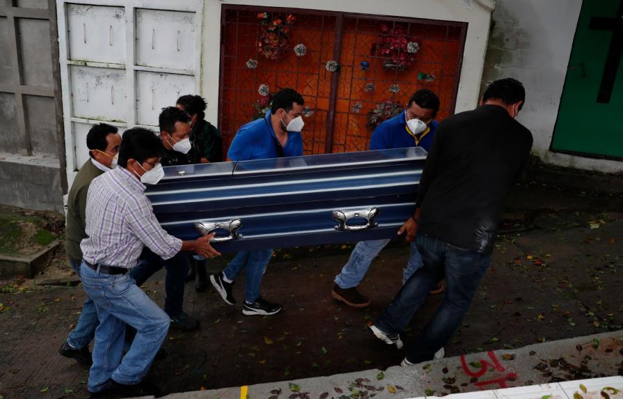 Lluvias en El Salvador dejan 30 muertos y más de 12,600 albergados