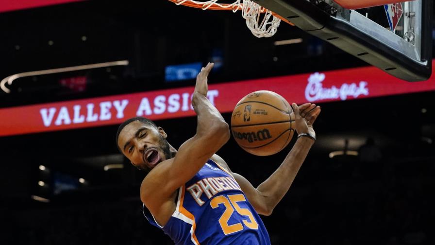 Booker y Suns remontan y vencen a Hawks