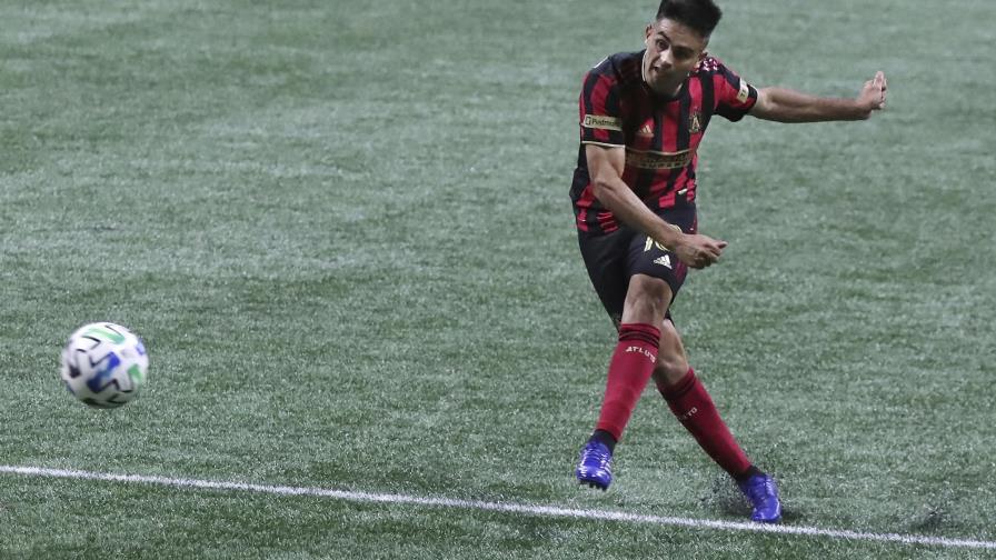 El Pity Martínez con un pie en el fútbol saudita