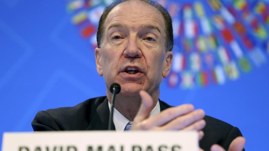 BM pronostica leve recuperación de economía global en 2021