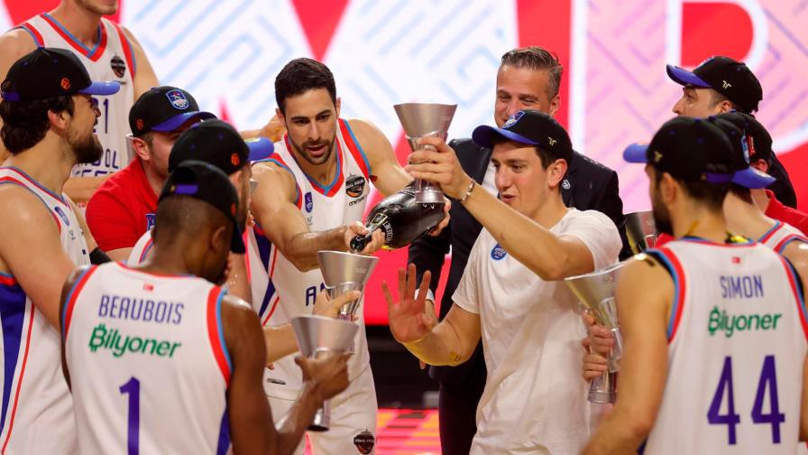 Micic y Larkin dejan al Barça sin su tercera Euroliga Micic y Larkin dejan al Barça sin su tercera Euroliga