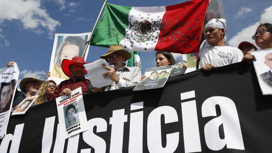 México: Simpatizantes de AMLO insultan marcha por la paz