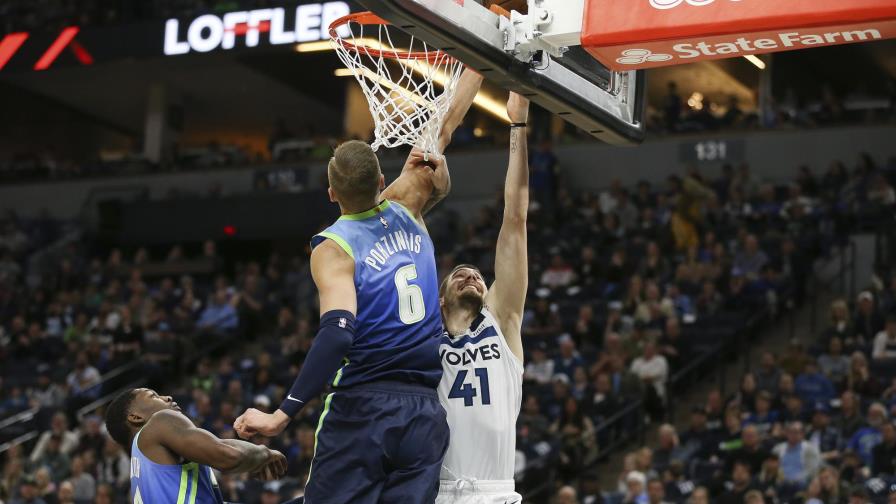 Porzingis anota 38; sin Doncic, Mavs aplastan a Wolves Porzingis anota 38; sin Doncic, Mavs aplastan a Wolves