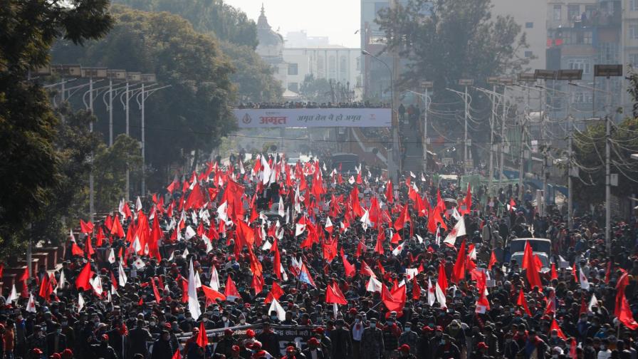 Marchan en Nepal para pedir renuncia del primer ministro Marchan en Nepal para pedir renuncia del primer ministro