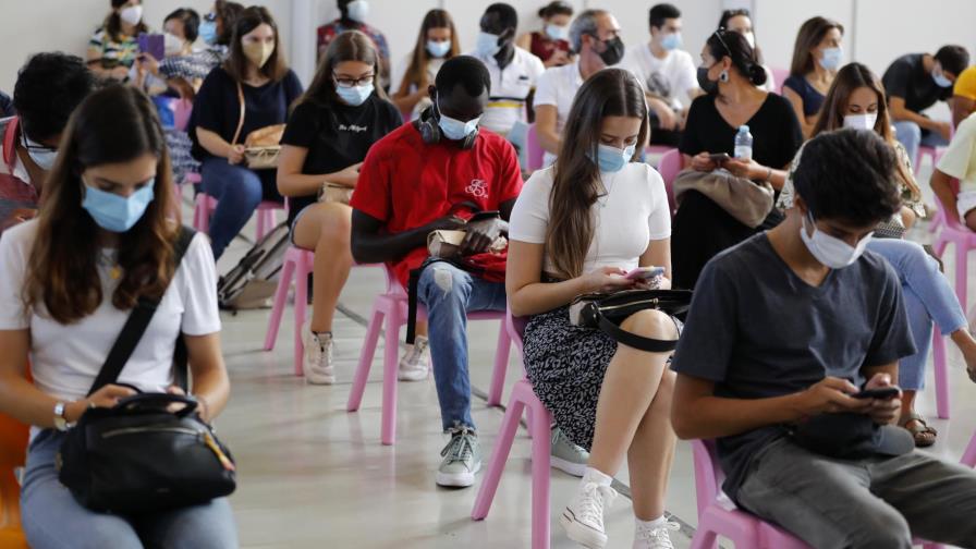 Militar portugués recibe elogios por éxito de vacunaciones