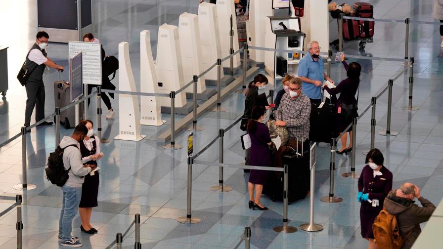 La OMS anticipa que la variante ómicron se propagará como pasó con delta