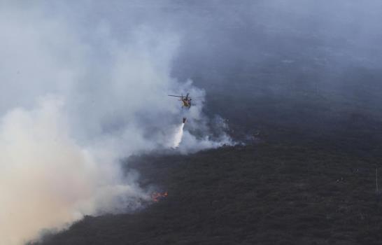 Crece incendio forestal cerca de Quito, en Ecuador