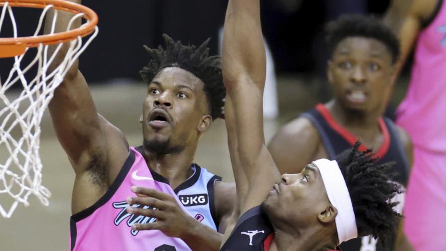 Butler aporta triple doble; Heat se impone a Rockets