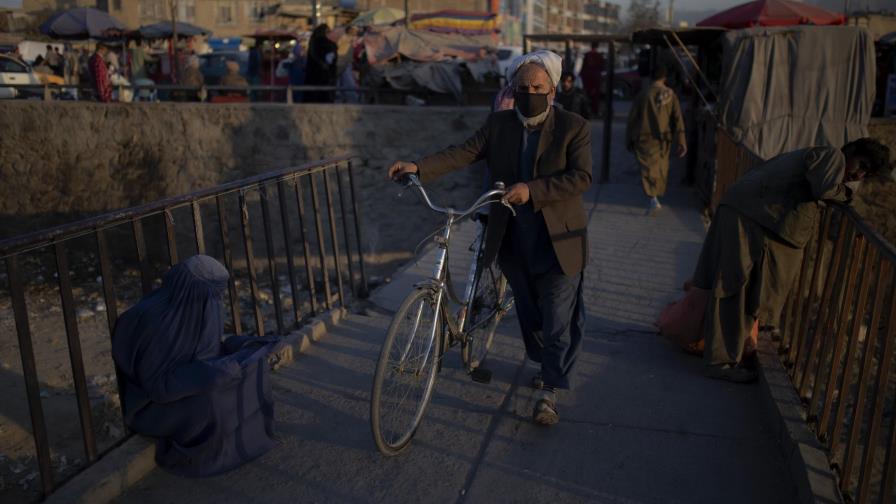 Diplomático de Qatar pide mayor cooperación con el Talibán