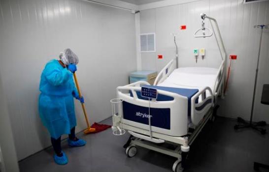 Panamá construye en menos de un mes hospital modular para casos de COVID-19