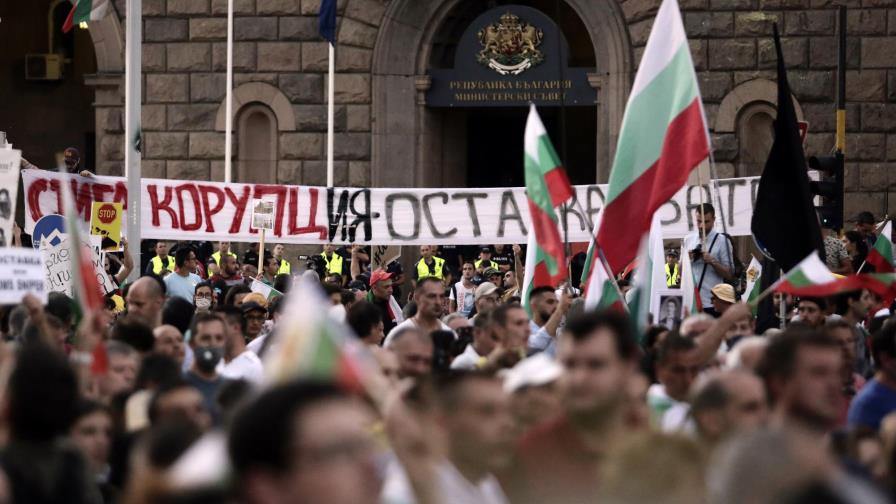 Miles protestan en Bulgaria y exigen renuncia del gobierno