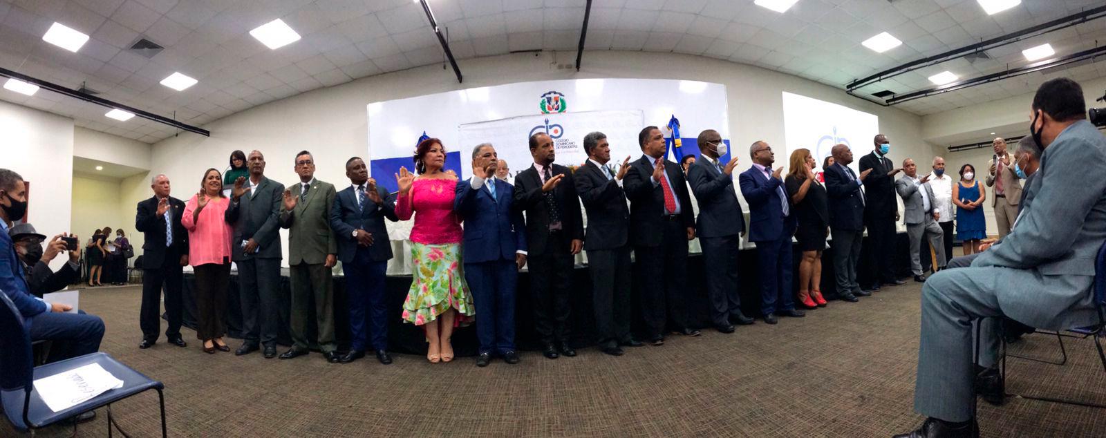 Momento en que toman juramento los miembros del Comité Ejecutivo Nacional del CDP. 