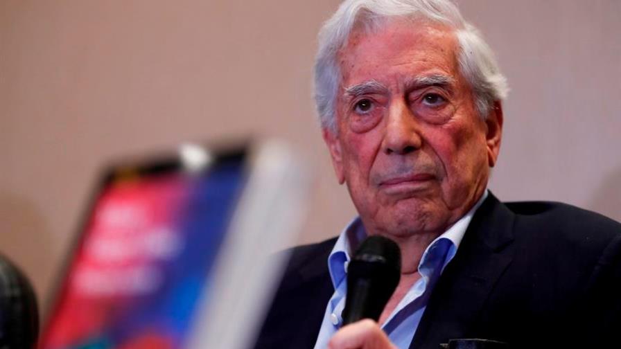 Vargas Llosa ve peligro en las libertades públicas por la pandemia