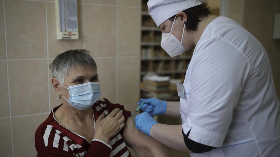 Rusia registra nuevo récord de muertes de COVID-19