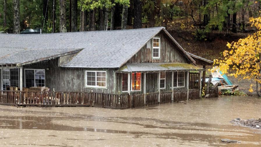Tormenta deja daños en norte de California, se dirige al sur