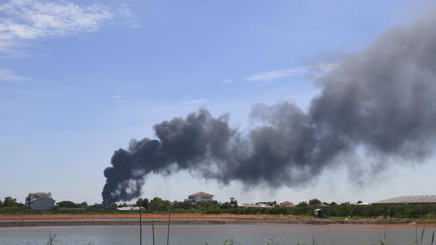 Una explosión en una fábrica remece el aeropuerto de Bangkok