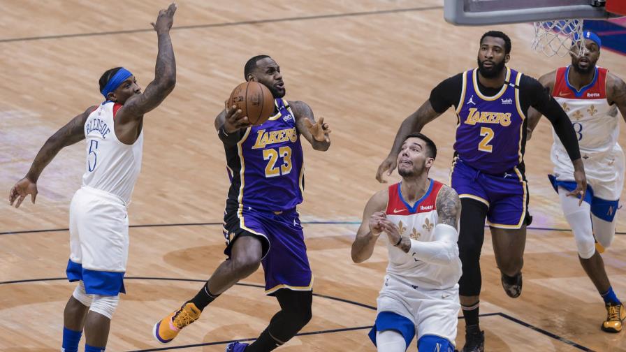 James anota 25 puntos, Lakers ganan a Pelicans 110-98