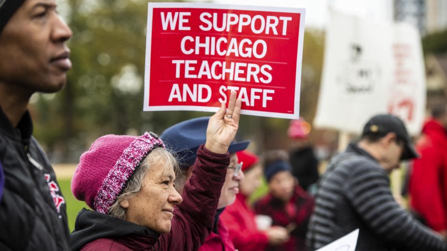 Fracasa intento de poner fin a huelga de maestros en Chicago