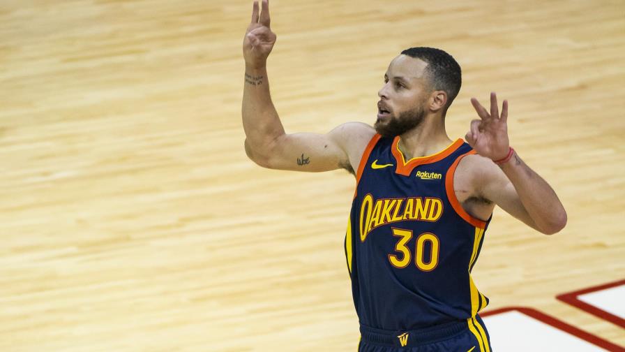 Con gran tercer periodo de Curry, Warriors vencen a Rockets
