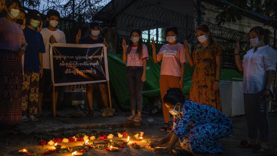 Myanmar indulta a reos, no se sabe si incluye a activistas