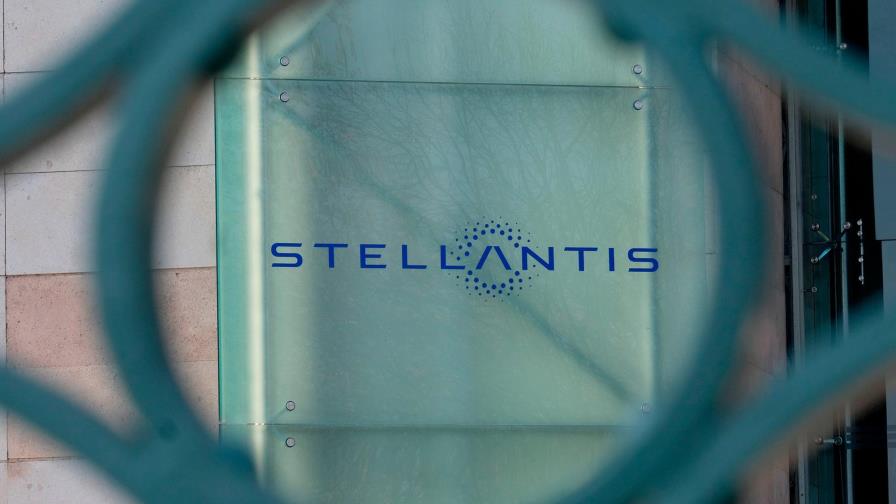 GM, Ford y Stellantis retrasan la vacunación obligatoria para sus empleados