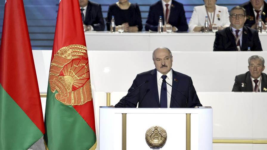 Presidente bielorruso jura combatir rebelión
