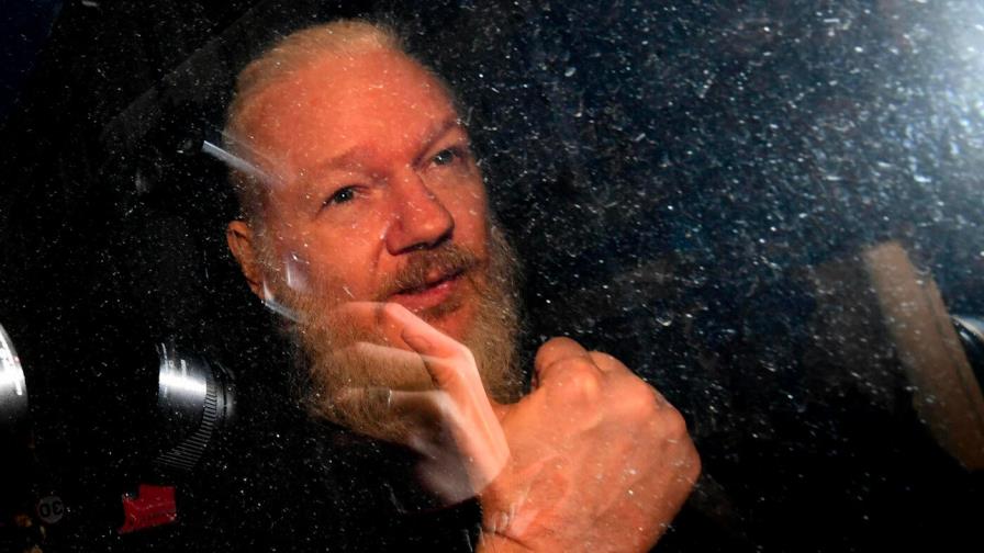 Assange tuvo dos hijos con su abogada durante reclusión en embajada de Ecuador