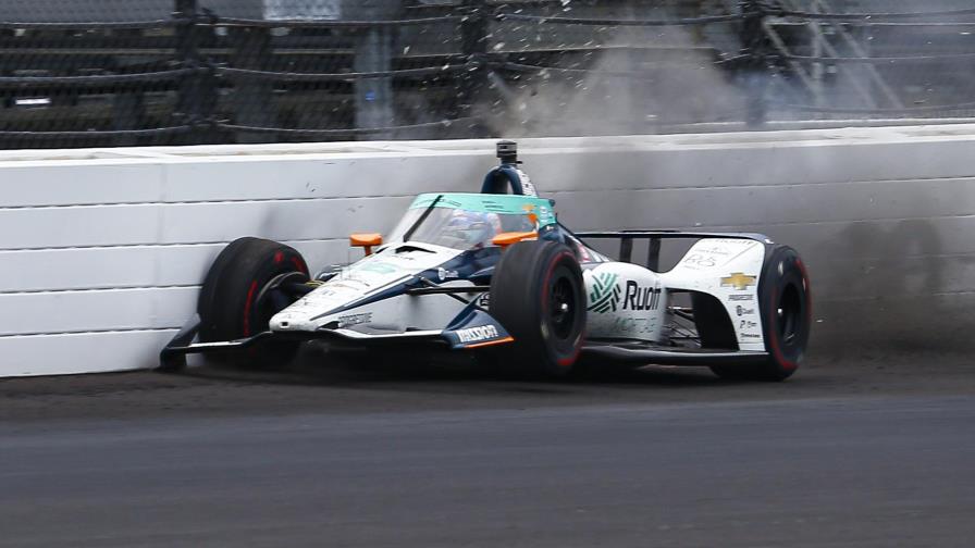 Fernando Alonso choca en la práctica de Indy 500 Fernando Alonso choca en la práctica de Indy 500