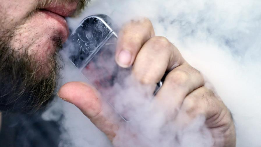 AMA pide prohibir cigarrillos electrónicos y vapeadores AMA pide prohibir cigarrillos electrónicos y vapeadores