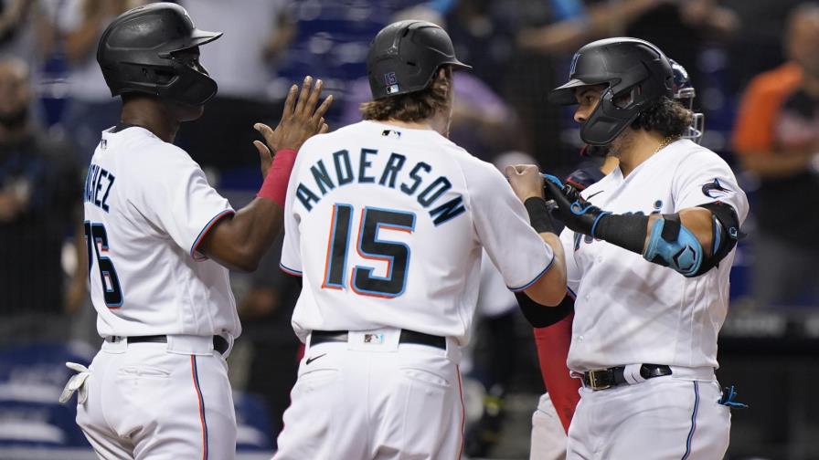 Jonrón tempranero de Alfaro conduce a Marlins a triunfo