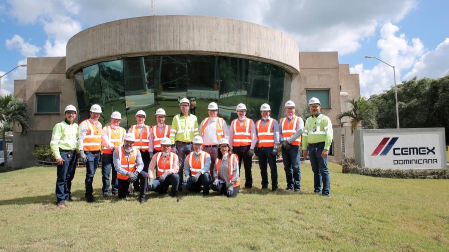 Embajador mexicano valora el sistema de gestión de salud y seguridad de Cemex