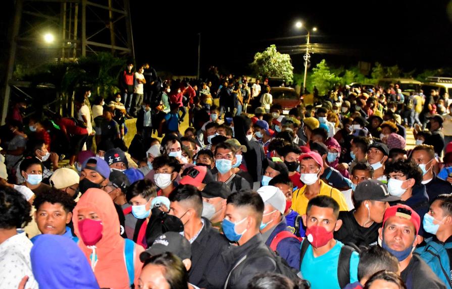 Centenares de migrantes hondureños se concentran para salir hacia EE.UU.