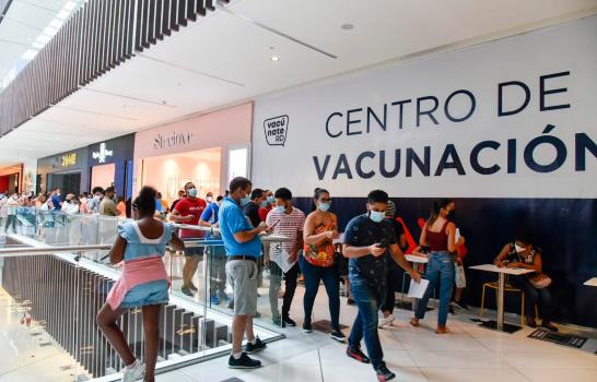 Masiva asistencia para vacunación COVID-19 en Downtown Center y Ágora Mall Masiva asistencia para vacunación COVID-19 en Downtown Center y Ágora Mall