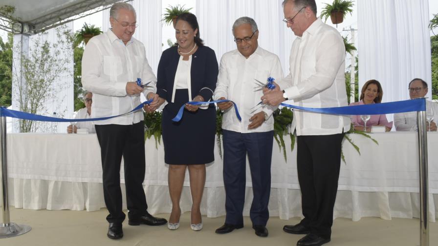 Corporación Zona Franca Santiago inaugura centro de salud
