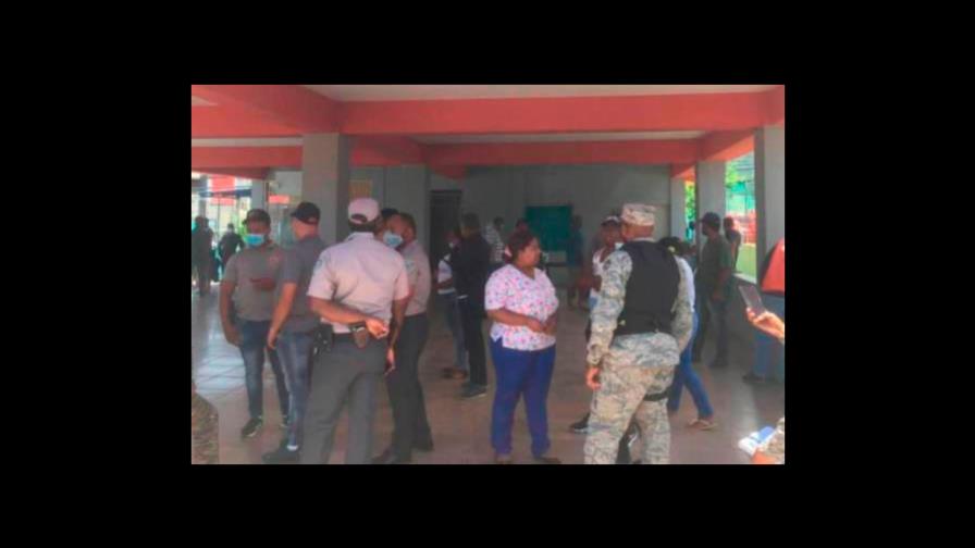 Aún no han recuperado fusil robado a militar en centro de vacunación de Puerto Plata